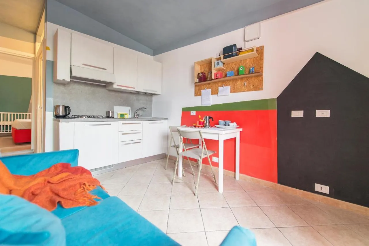 babyaccommodation via Milano Pietra Ligure Appartamento